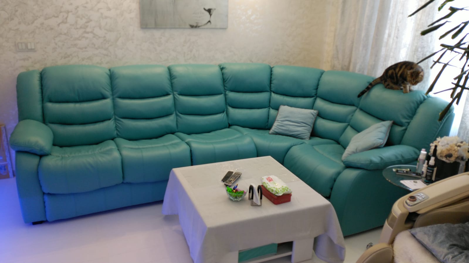 Перетяжка дивана на дому. Новоуральск